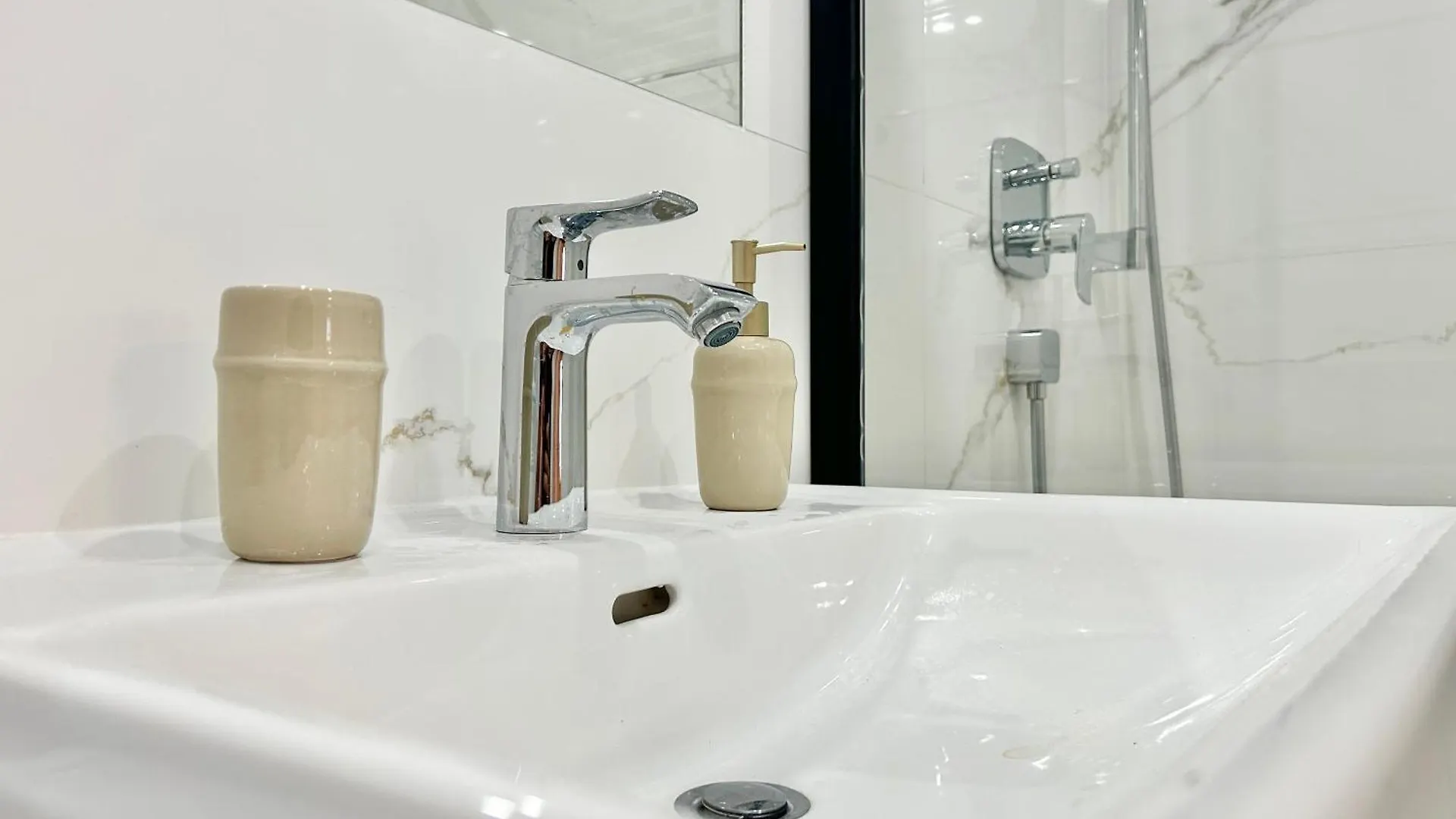 Brand New Central & Modern Apartment Vienna Austria