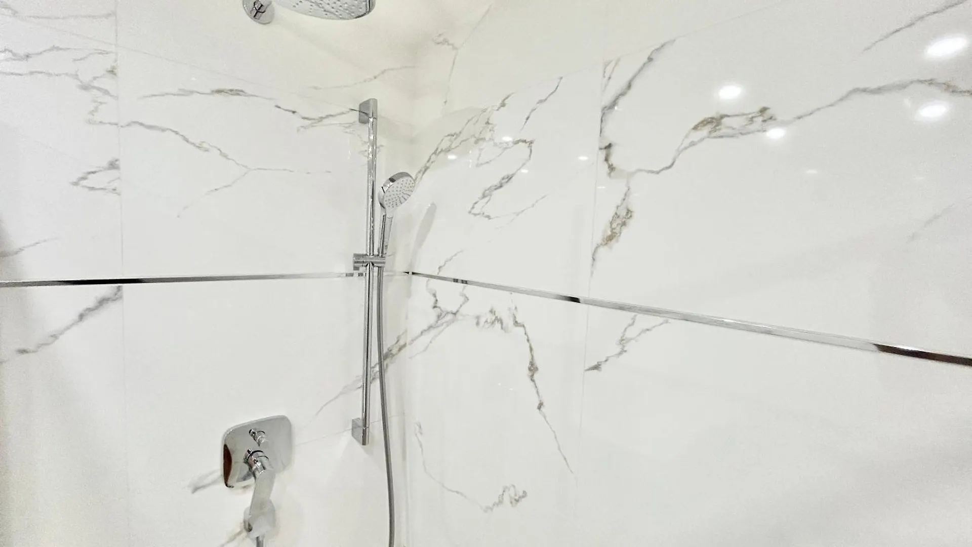 Brand New Central & Modern Apartment Vienna